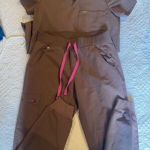 Figs Smoky Taupe Zamora Joggers and Catarina Top